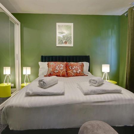 #Upmarket, Exceptional 4 Bed House, With Free Parking, Close To Amenities And Supermarkets Sheffield Exterior foto