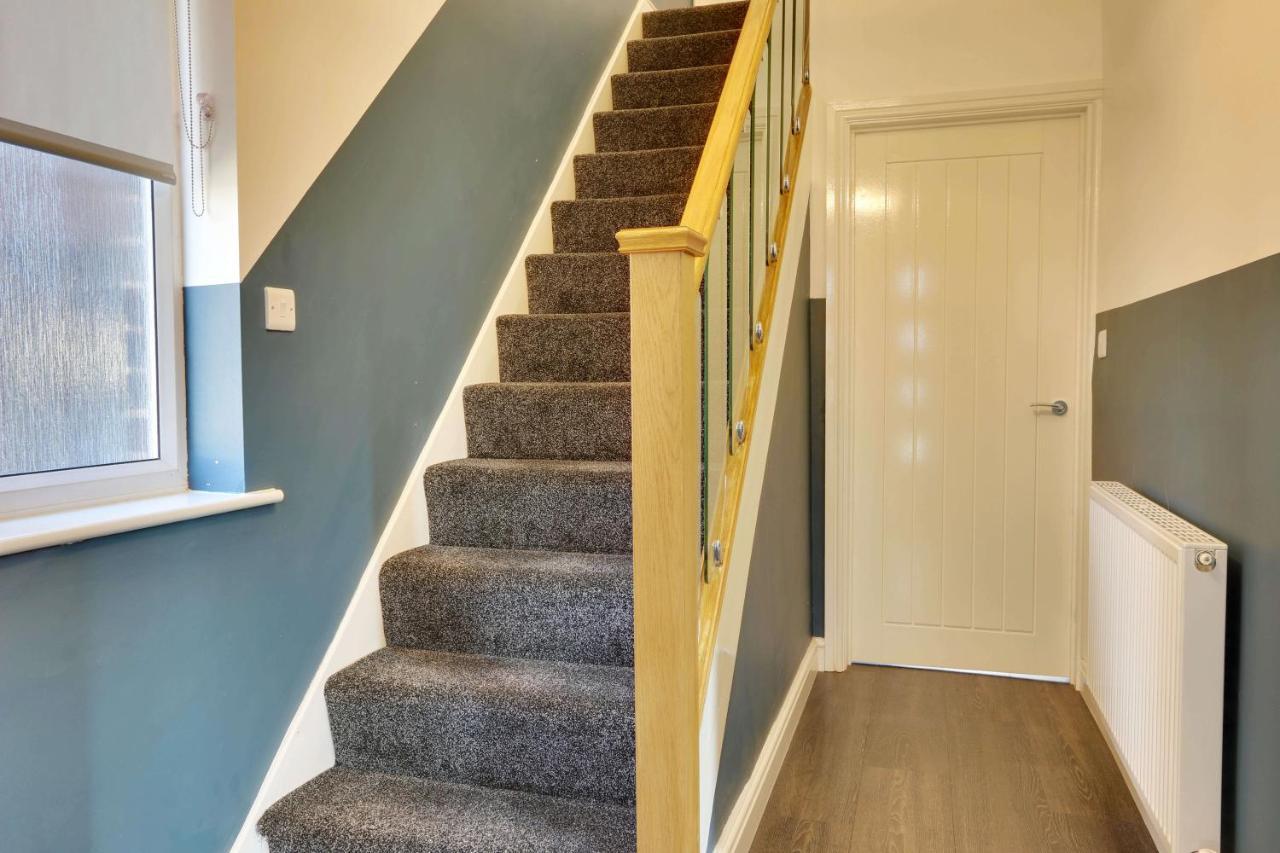 #Upmarket, Exceptional 4 Bed House, With Free Parking, Close To Amenities And Supermarkets Sheffield Exterior foto