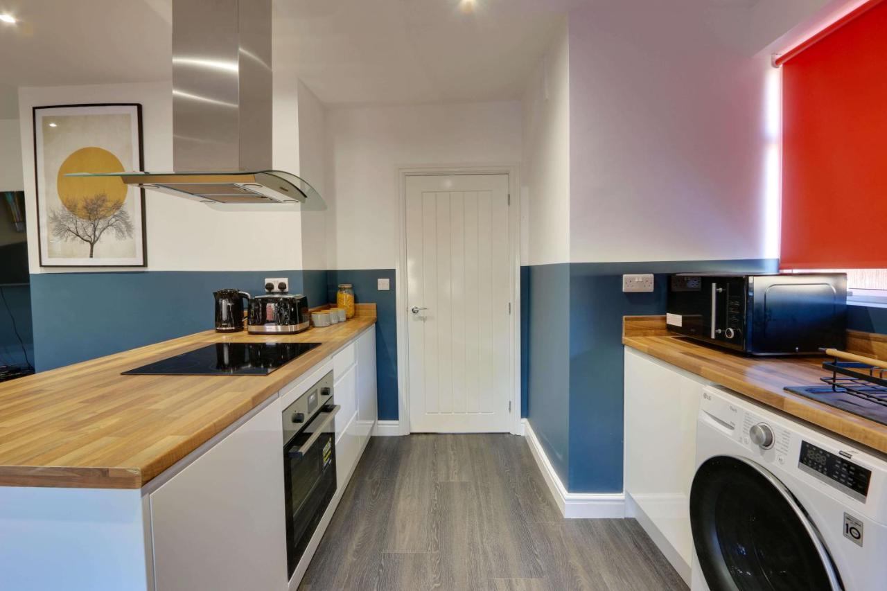 #Upmarket, Exceptional 4 Bed House, With Free Parking, Close To Amenities And Supermarkets Sheffield Exterior foto