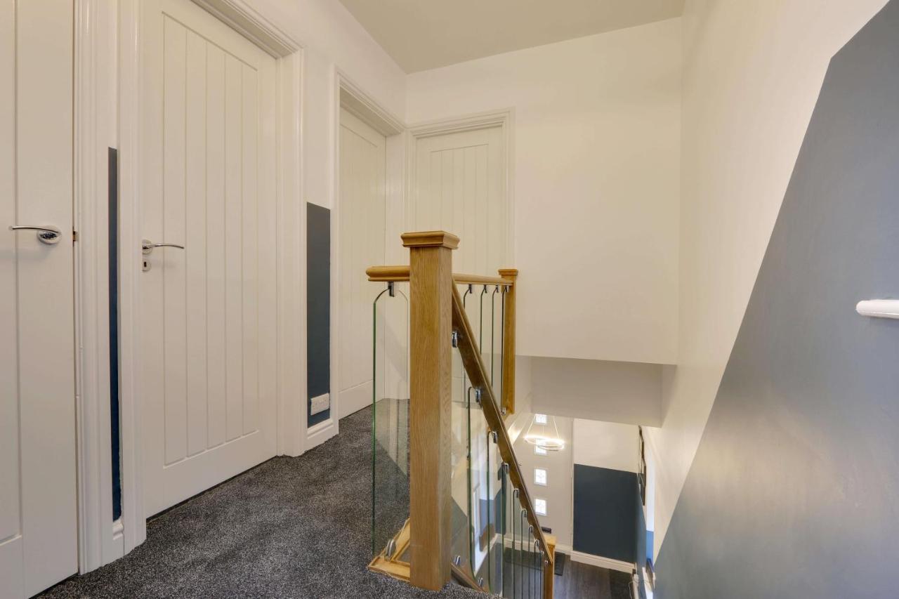 #Upmarket, Exceptional 4 Bed House, With Free Parking, Close To Amenities And Supermarkets Sheffield Exterior foto