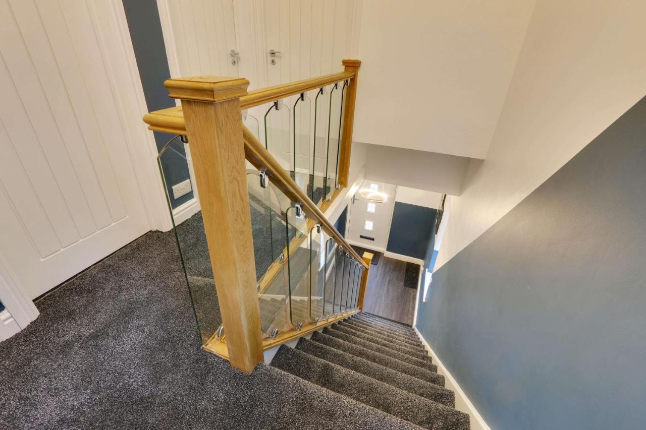 #Upmarket, Exceptional 4 Bed House, With Free Parking, Close To Amenities And Supermarkets Sheffield Exterior foto